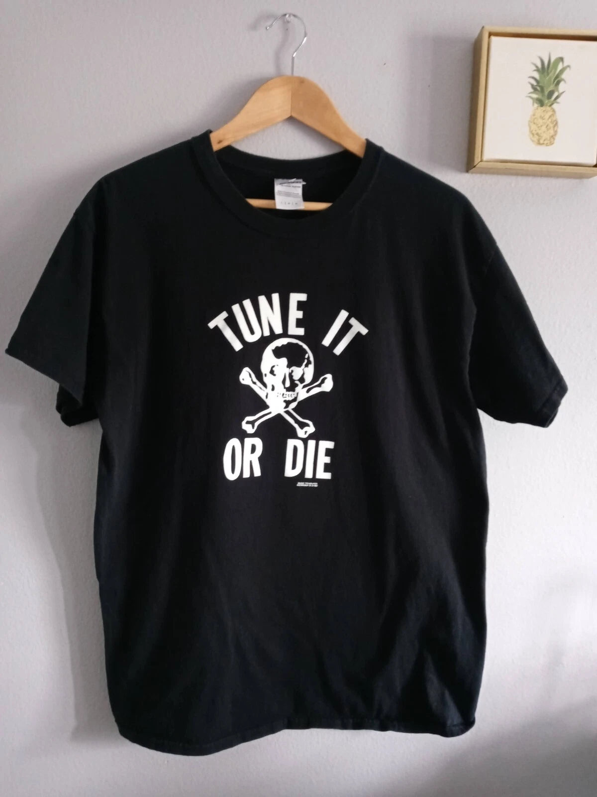 Shirt graphic Gildan size Large color black Unisex exelente conditions Casual