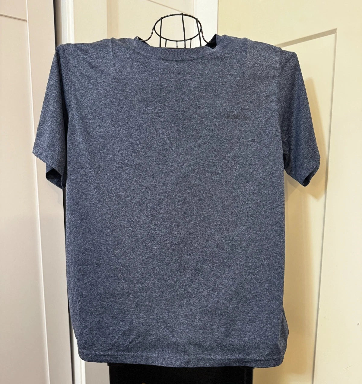 Reebok T-Shirt Men's Size Medium Short Sleeve Crew Neck Navy Blue