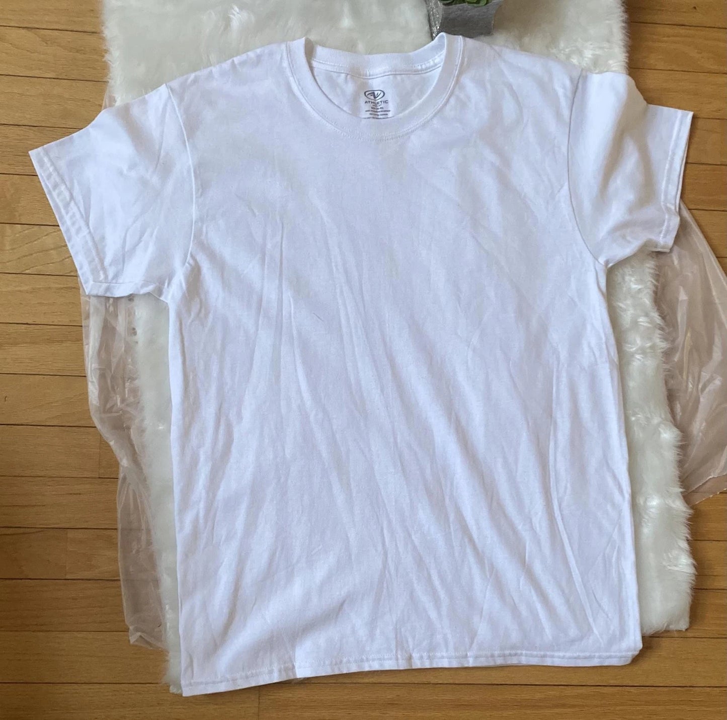 Classic White T-Shirt for Everyday Wear