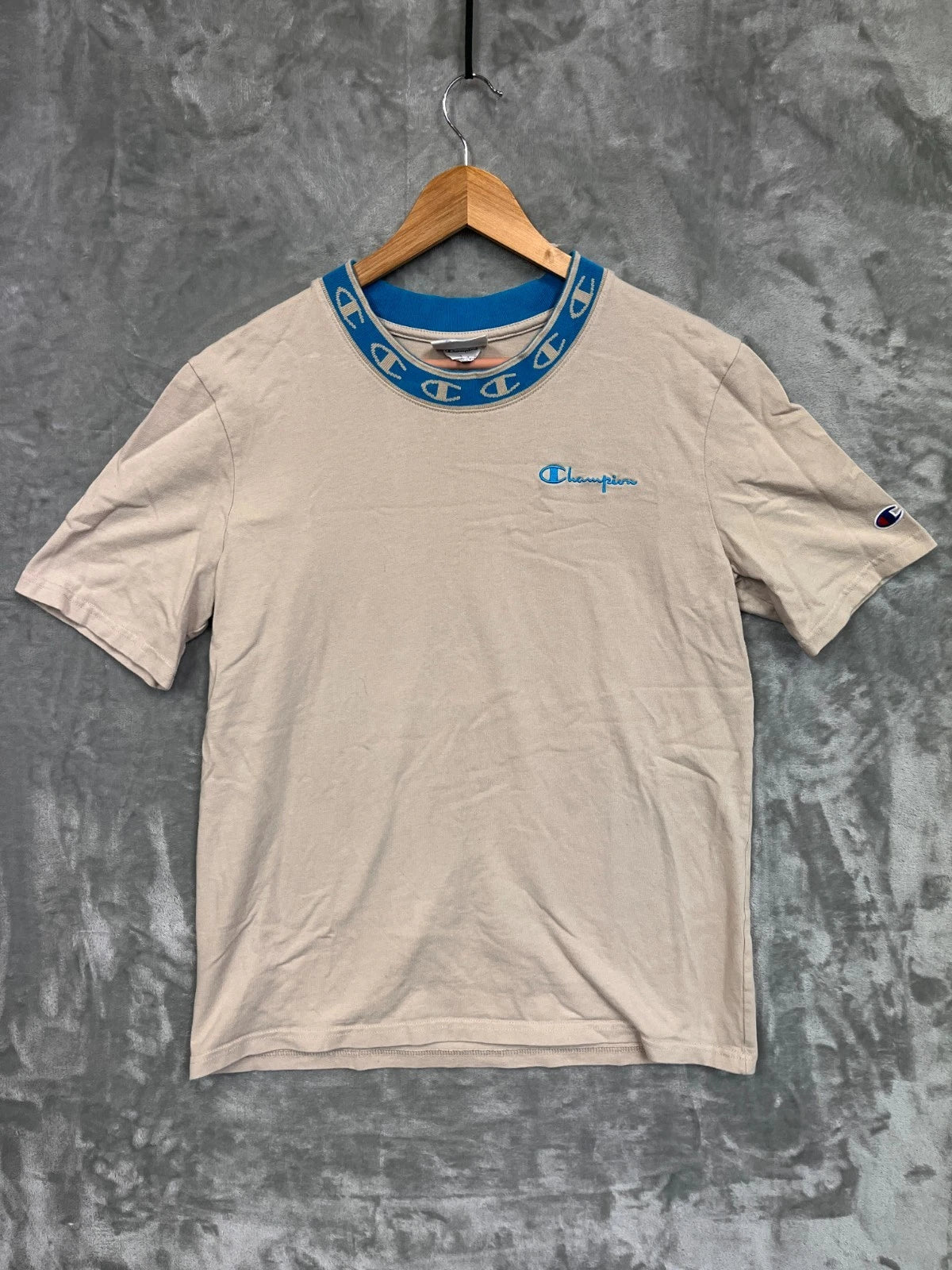 Champion T-Shirt Embroidered Logo Ribbed Collar Crew Neck Size M