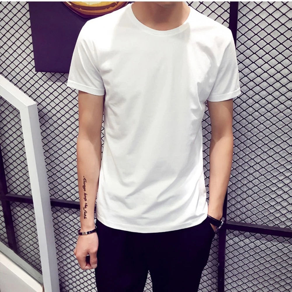 Stylish Men's Loose Fit Tee with Short Sleeves Suitable for Various Activities