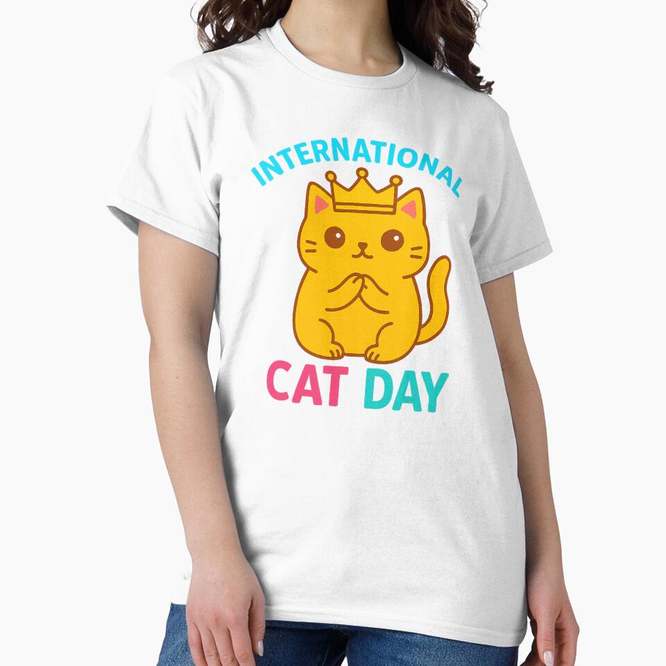 Majestic Cat with Crown – International Cat Day Cute Royal Kitty" by Printcora